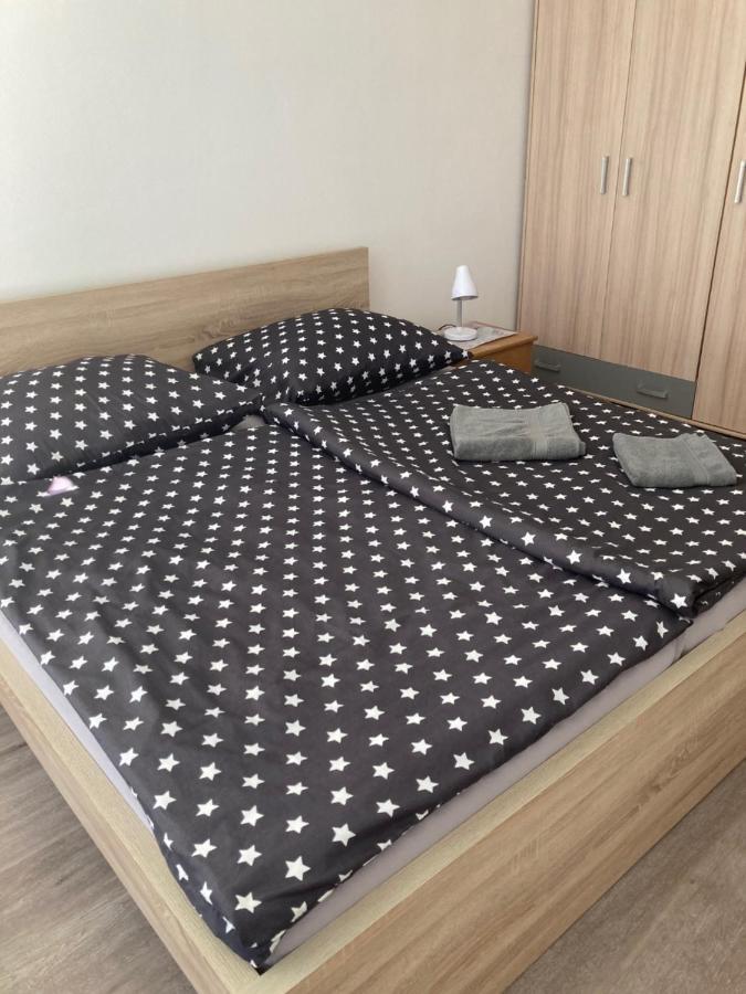 Apartman Edita - Byt S Terasou A Parkovacim Stanim, Topolova, Olomouc Apartment Luaran gambar