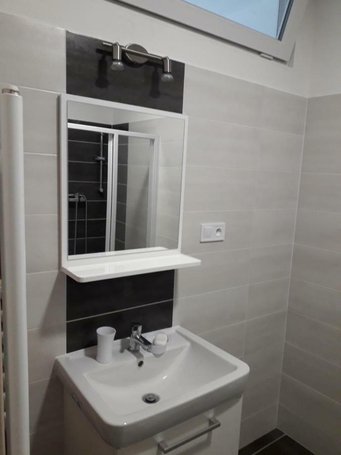 Apartman Edita - Byt S Terasou A Parkovacim Stanim, Topolova, Olomouc Apartment Luaran gambar