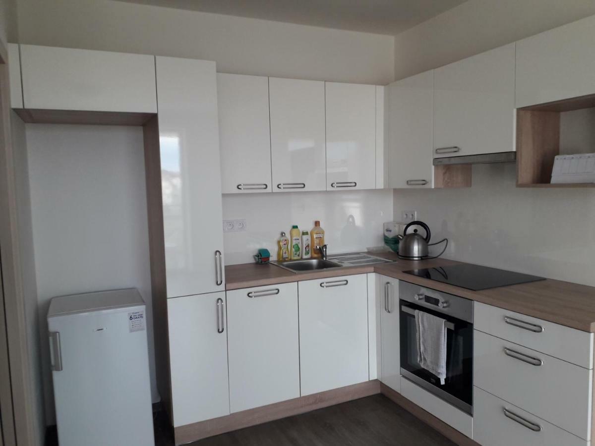 Apartman Edita - Byt S Terasou A Parkovacim Stanim, Topolova, Olomouc Apartment Luaran gambar